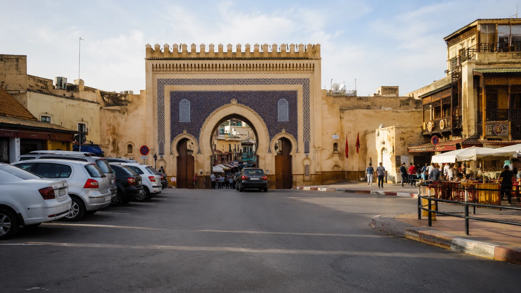 استئجار سيارة في مطار فاس أو المدينة